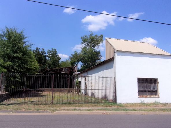 200 S Mill St, Henderson, TX 75654